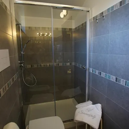 Serendipity 4* Μεσίνα