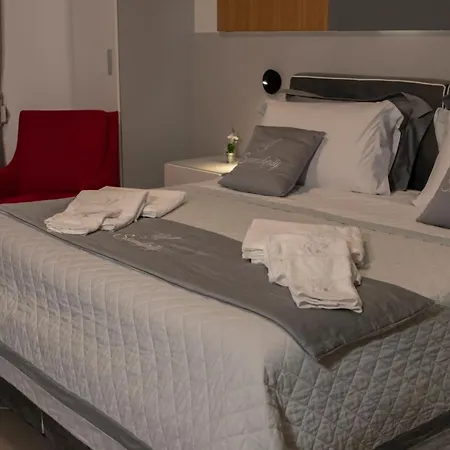 Serendipity Bed and Breakfast Μεσίνα